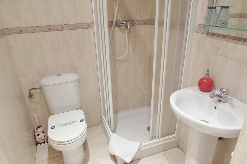 Hostal Nuevas Naciones Grenade Extérieur photo