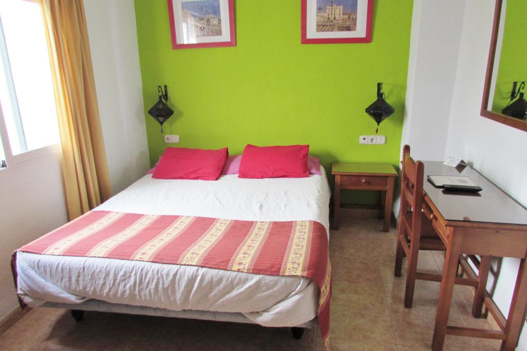 Hostal Nuevas Naciones Grenade Extérieur photo